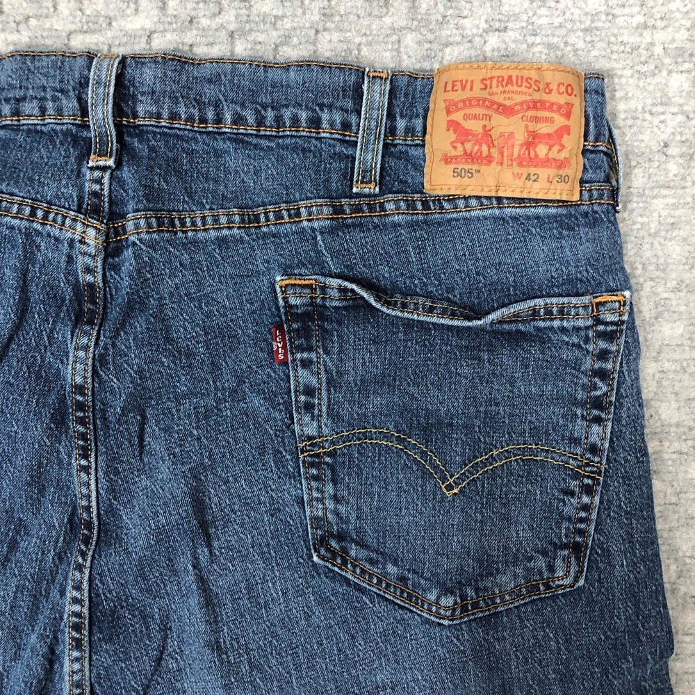 Levis 505 Jeans Mens 42x30 Blue Medium Wash Straight Leg Denim Stretch - Picture 3 of 13